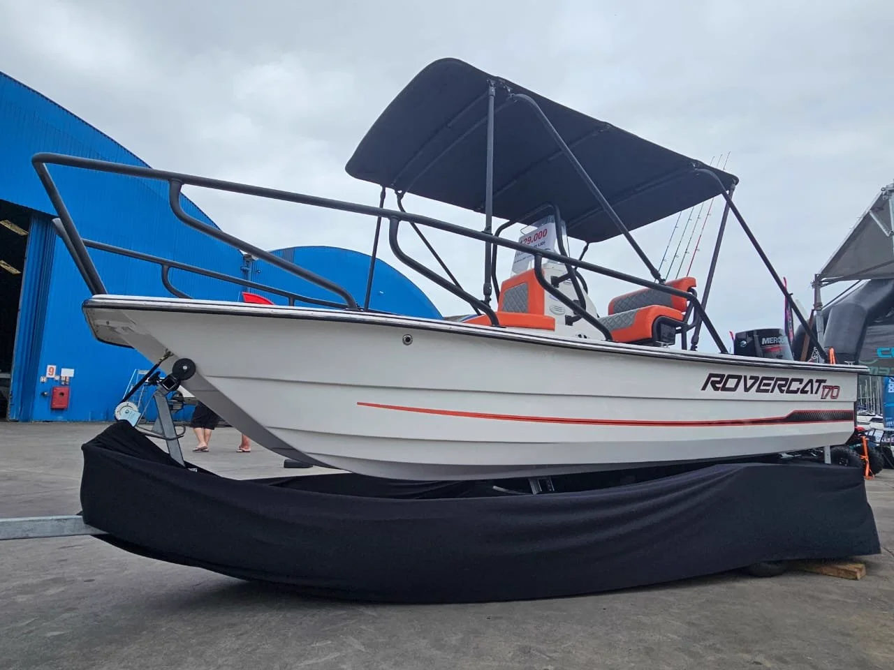 Murano Rovercat 170 — catamarã compacto de 17 pés da Murano Yachts